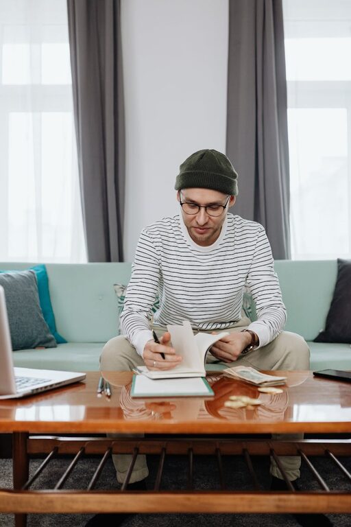 Simple Budget Habits for Everyday Life: Easy Tips to Save More
